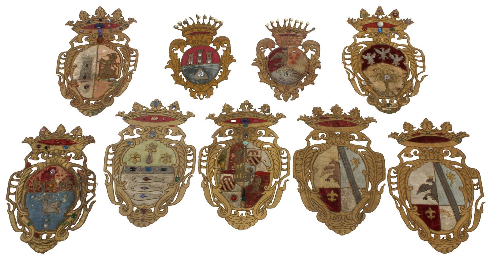 (9) ANTIQUE CONTINENTAL ARMORIAL EMBROIDERED TEXTILE APPLIQUES (1 of 6)