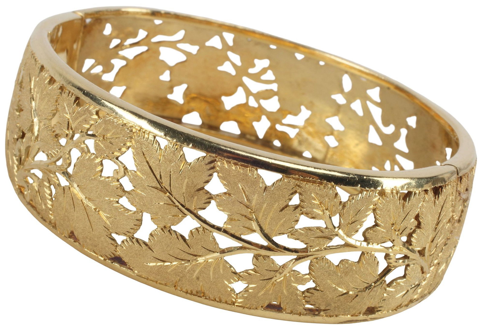 ESTATE ITALIAN 18KT YELLOW GOLD PIERCED FOLIATE BANGLE BRACELET, 45.5 GRAMS (1 of 5)