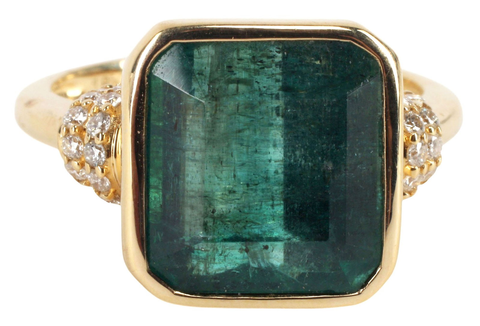 ESTATE 18KT YELLOW GOLD, 6.50CT EMERALD & DIAMOND RING: Estate 18kt yellow gold and gemstone ring, featuring an emerald, approx 6.50cts, (thirty-two) diamonds, approx 0.24cttw, average color: G-H, average clarity: VS, size 6.5, marked 18K, 6.5 grams (inclu