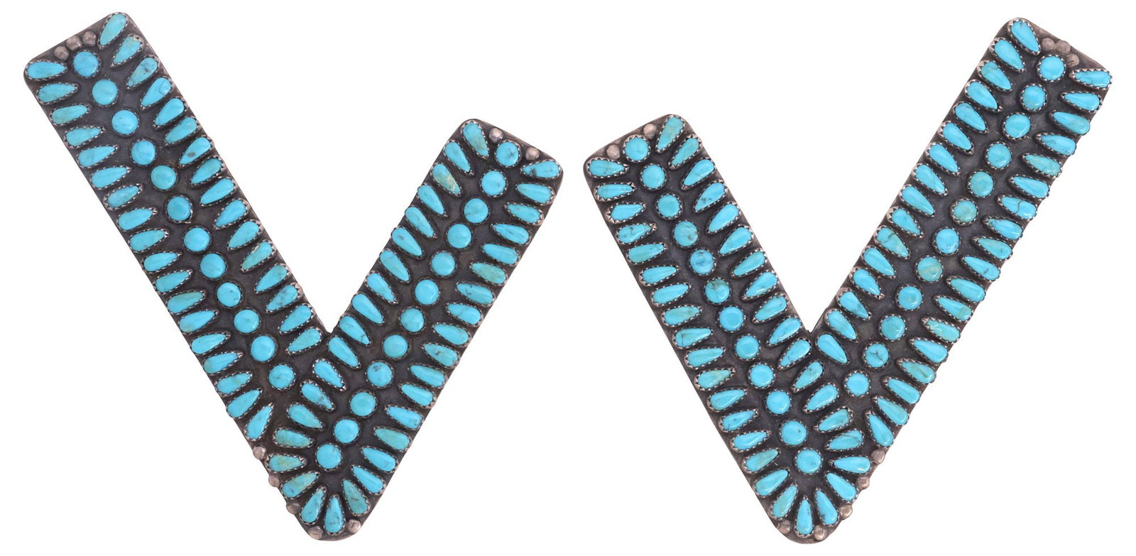 (PAIR) TERRY WILLIAMS NAVAJO STERLING & PETIT POINT TURQUOISE COLLAR TIPS: (pair) Large Native American sterling silver and turquoise collar tips, signed TW (Terry Williams, Navajo/ Dine, 20th c.), with (ninety-four) petit-point turquoise cabochons in serrated bezels, beaded