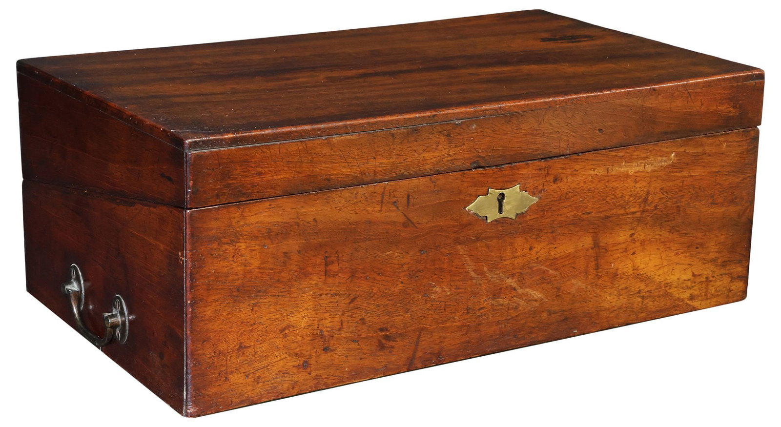 ENGLISH GEORGIAN PERIOD MAHOGANY WRITING SLOPE / TRAVEL DESK: English Georgian mahogany writing slope/ travel desk, early 19th c., the case with brass side handles, opening to fitted pencil storage, cubby, inkwell, and pounce pot, worn blue velvet writing surfac