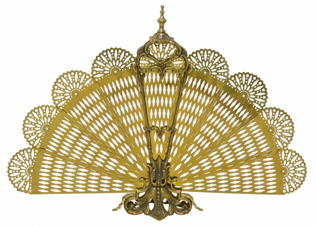 FAN FORM GILT BRASS PIERCED FOLIATED FIRESCREEN: Gilt brass firescreen in the form of a fan, the foliated frame holding nine pierced panels, extended: 24"h, 34.25"w, closed: 24"h, 10.75"w, 7.5lbs *Provenance: The estate of Douglas B. Marshall (1917-