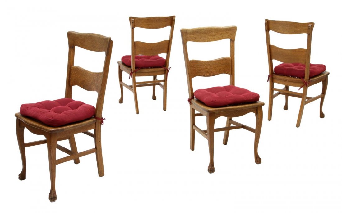 (4) AMERICAN OAK ANTIQUE CHAIRS: (lot of 4) American oak dining chairs, c. 1910, a shaped crest rail over a single slat, cane seat, rising on stretcher joined shaped legs with Spanish foot, one with broken cane, 38"h, 18"w, 18"d Star