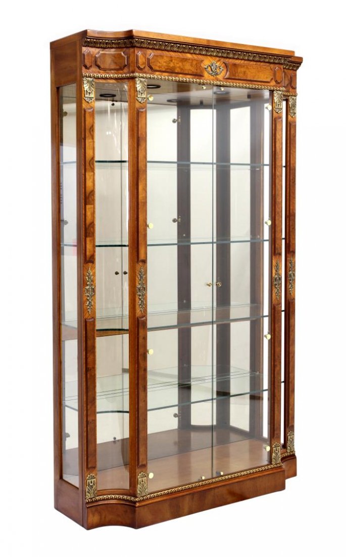 HENREDON GRAND PROVENANCE LIGHTED DISPLAY