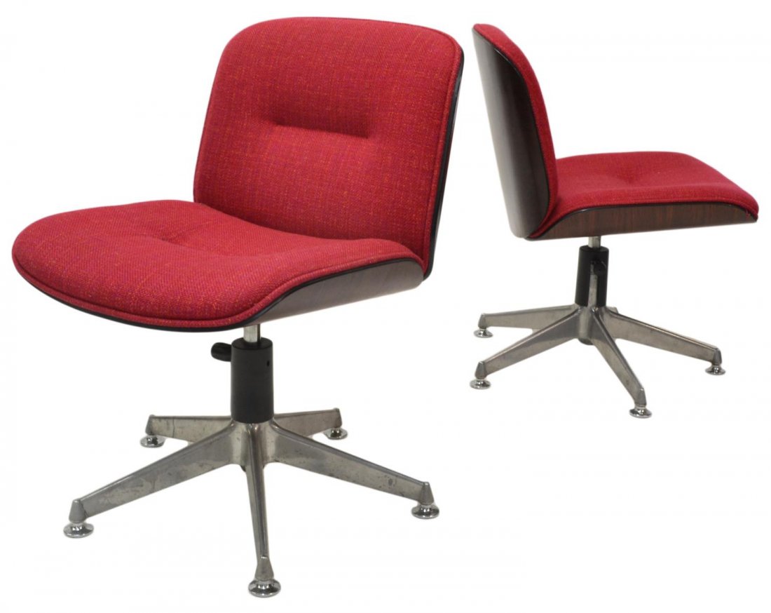 (PAIR) ITALIAN MID-CENTURY SIDE CHAIRS, ICO PARISI: (pair) Italian mid-century modern swivel side chairs, c. 1960, design by Ico Parisi (Italian, 1919-1996) for MIM (Mobili Italiani Moderni), upholstered back and seat raised on a cast aluminum base, ad