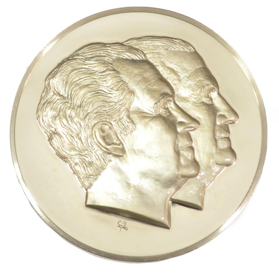 FRANKLIN MINT STERLING PRESIDENTAIL COIN, 6.35OZT: Franklin Mint limited edition sterling silver 1973 Presidential Inaugural coin, after the original work by Gilroy Roberts (American, 1905-1992), the front depicting the portraits of President Richard 