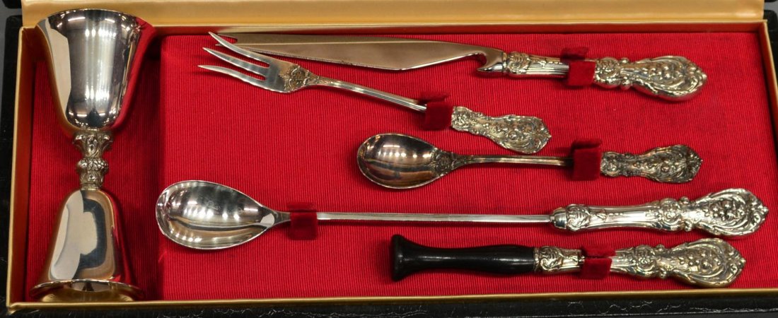 REED & BARTON 'FRANCIS I' CASED STERLING BAR SET: (set) Reed & Barton 'Francis I' sterling silver cased bar set, comprising (1) double jigger, (1) bar knife with bottle opener, (1) cocktail fork,(1) stir spoon, (1) muddle masher, cased: 2.75"h, 13.25