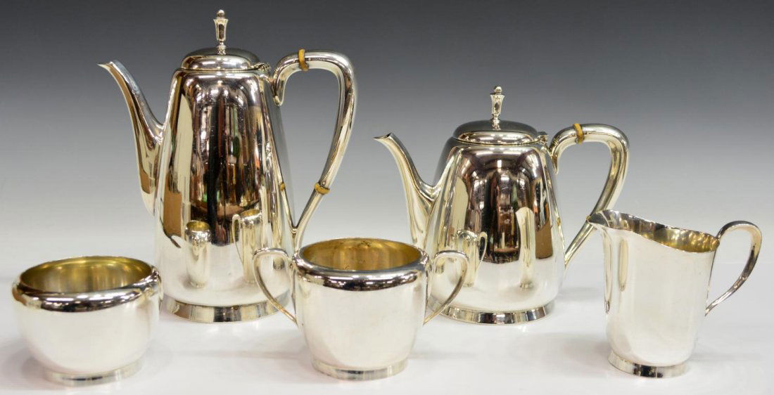 (5) REED & BARTON TOWN & COUNTRY TEA / COFFEE SET: (lot of 5) Reed & Barton sterling silver coffee and tea service, 'Town and Country' pattern, comprising: (1) coffee pot, slightly loose handle, 9.5"h; (1) teapot, 7.5"h; (1) open sugar, 3.25"h; (1) cr