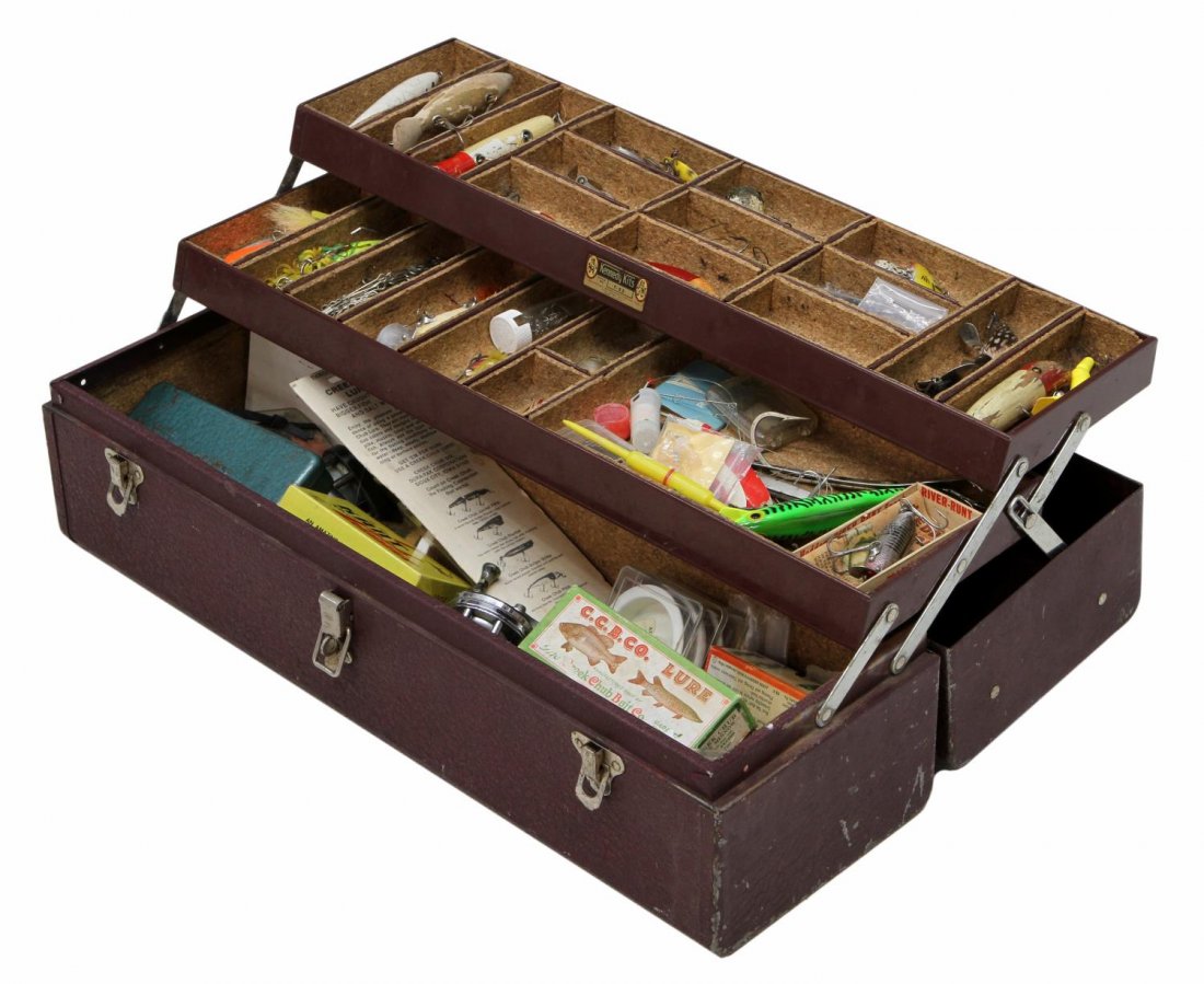 VINTAGE FISHING TACKLE BOX, LURES, REELS: Vintage Kennedy steel cork lined fishing tackle box with lures and reels, wood glass eye lures, plastic lures, South Bend No. 55 casting reel, Ocean City 1600 casting reel, lure boxes. large Creek Chu