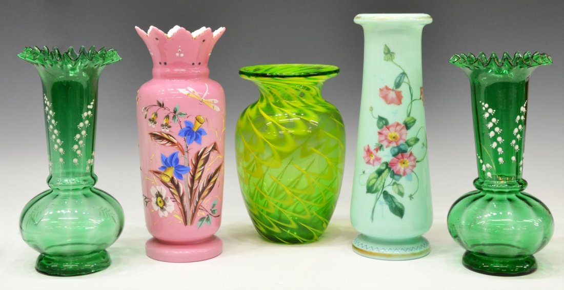 (5) VICTORIAN, BRISTOL & ART GLASS VASE GROUP: (lot of 5) Collection of vases, comprising: (pair) Victorian emerald vases, squat body with long paneled neck, ruffled rim, the whole painted with white flowers and foliage, some paint loss, 10"h; (2)