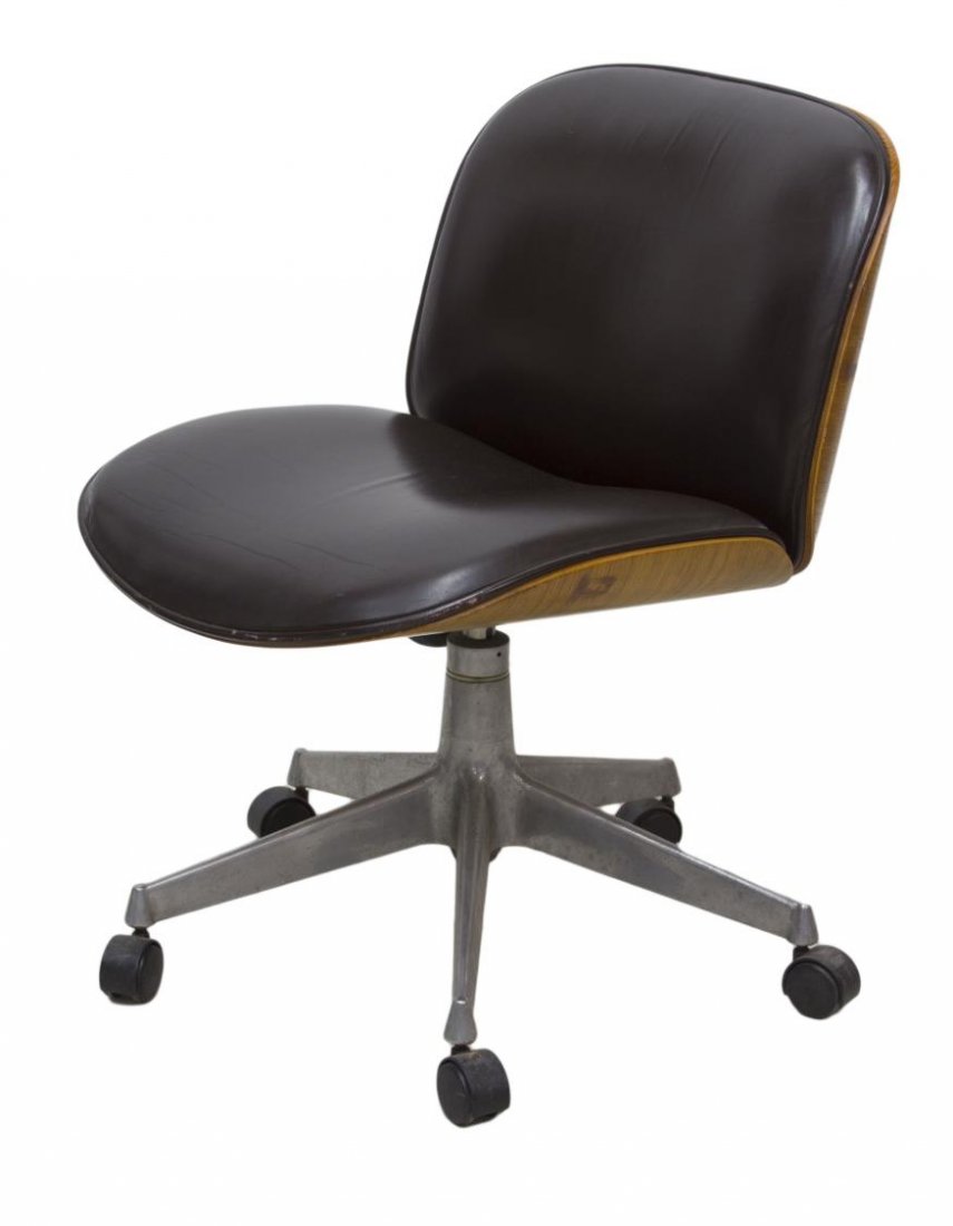 ITALIAN MODERN MIM 196 SWIVEL ROLLING OFFICE CHAIR: Italian design swivel office chair, c. 1980's, design by Ico Parisi (Italian, 1919-1996) for MIM (Mobili Italiani Moderni), upholstered back and seat raised on a cast aluminum base, rolling on five pl