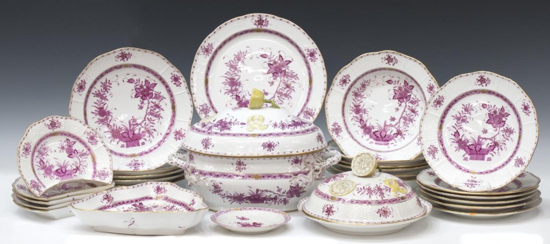 (28) HEREND PORCELAIN INDIAN BASKET DINNER SERVICE: (set of 28) Herend porcelain partial dinner service, 'Indian Basket' pattern with gilt rim, comprising: (6) dinner plates, 9.75"diam, surface wear; (6) dessert plates, 9"diam; (5) crescent salad plate