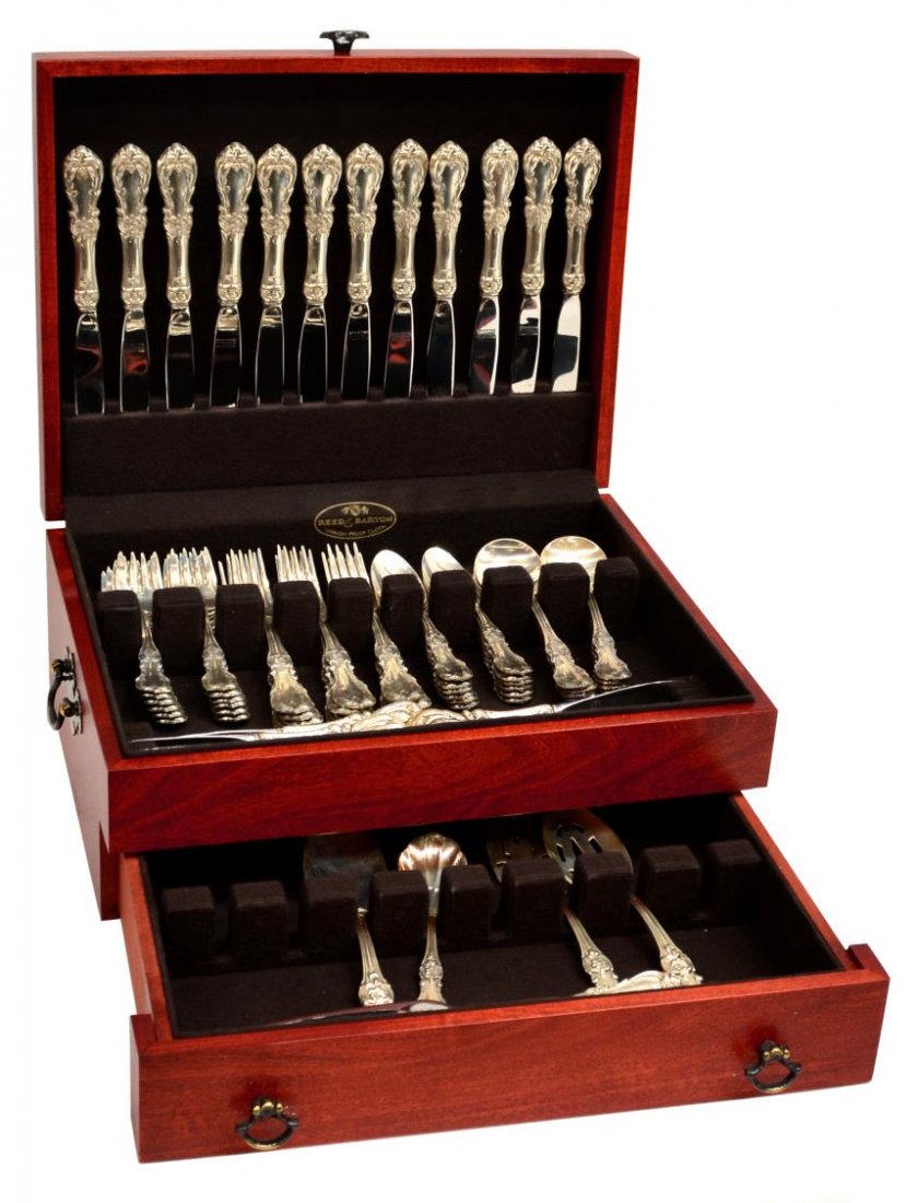 (72) REED & BARTON BURGUNDY STERLING FLATWARE SET: (set of 72) Reed and Barton sterling silver flatware service for (12), in the Burgundy pattern, comprising: (12) dinner knives, 8.75"l; (1) master butter knife, 7"l; (6) individual butter knives, 6.25