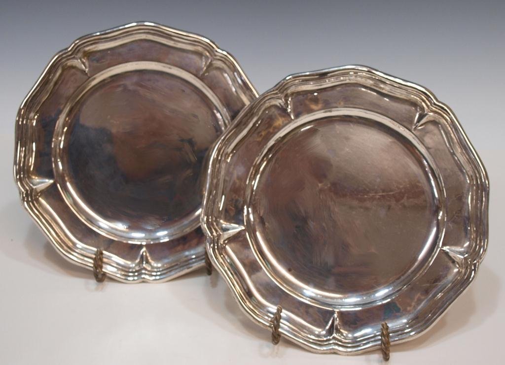 (2) 925 STERLING SILVER CABINET PLATES, MEXICO: (lot of 2) Sterling silver cabinet plates, each marked Silver 925 Mexico, surface wear, 7.75diam, 15.77ozt total Start Price: $125.00