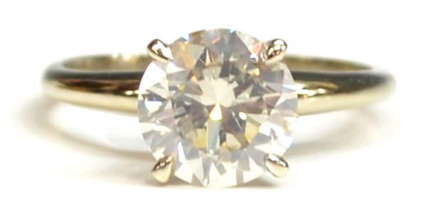 ESTATE 14KT WHITE GOLD & 2.50CT DIAMOND RING: Ladies diamond and 14kt white gold estate solitaire engagement ring: (1) central round brilliant cut diamond, approx 8.89-8.98 x 5.15 (depth estimated), approx 2.50 cts, clarity: SI-2 to I-1, girdle i