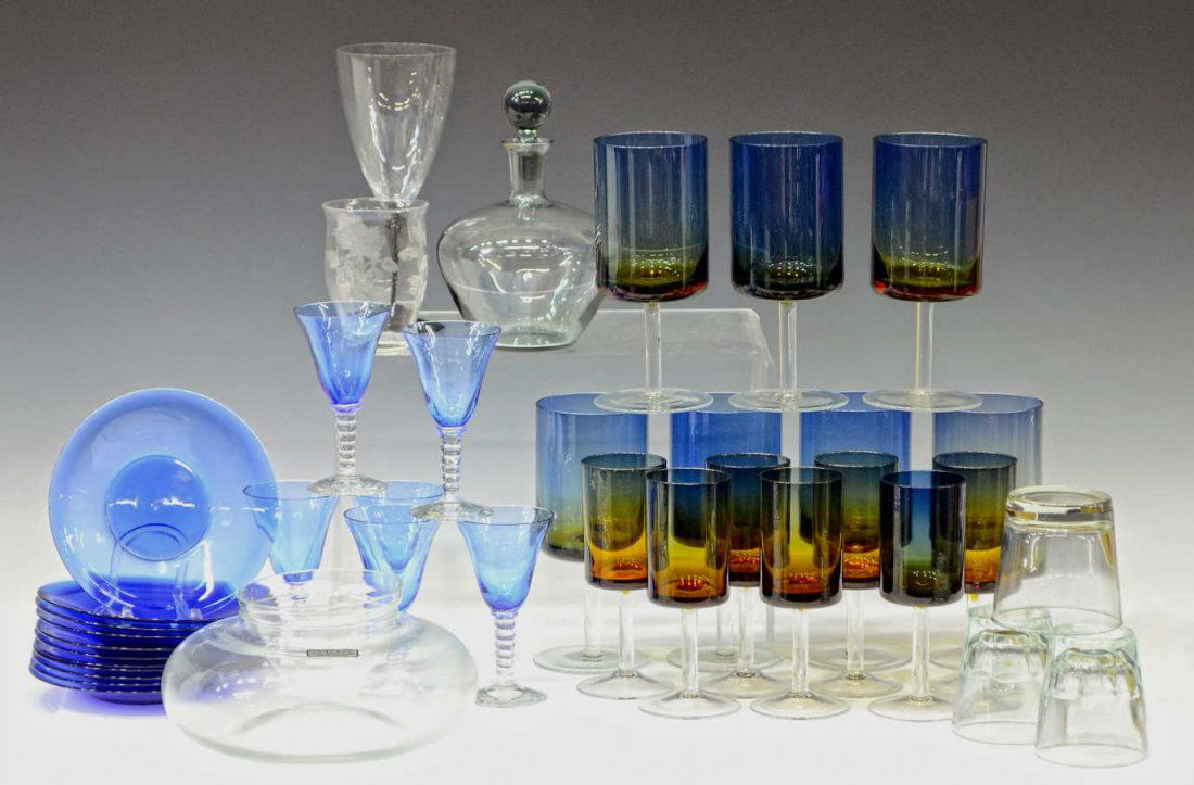 (38) COLLECTION OF MID-CENTURY GLASS DRINKWARE: (lot of 38) Collection of mid-century and vintage glass drink ware, comprising: (7) cylindrical blue and brown tinted wine glasses, approx 7"h; (7) cylindrical blue and brown tinted cordial glasses, a