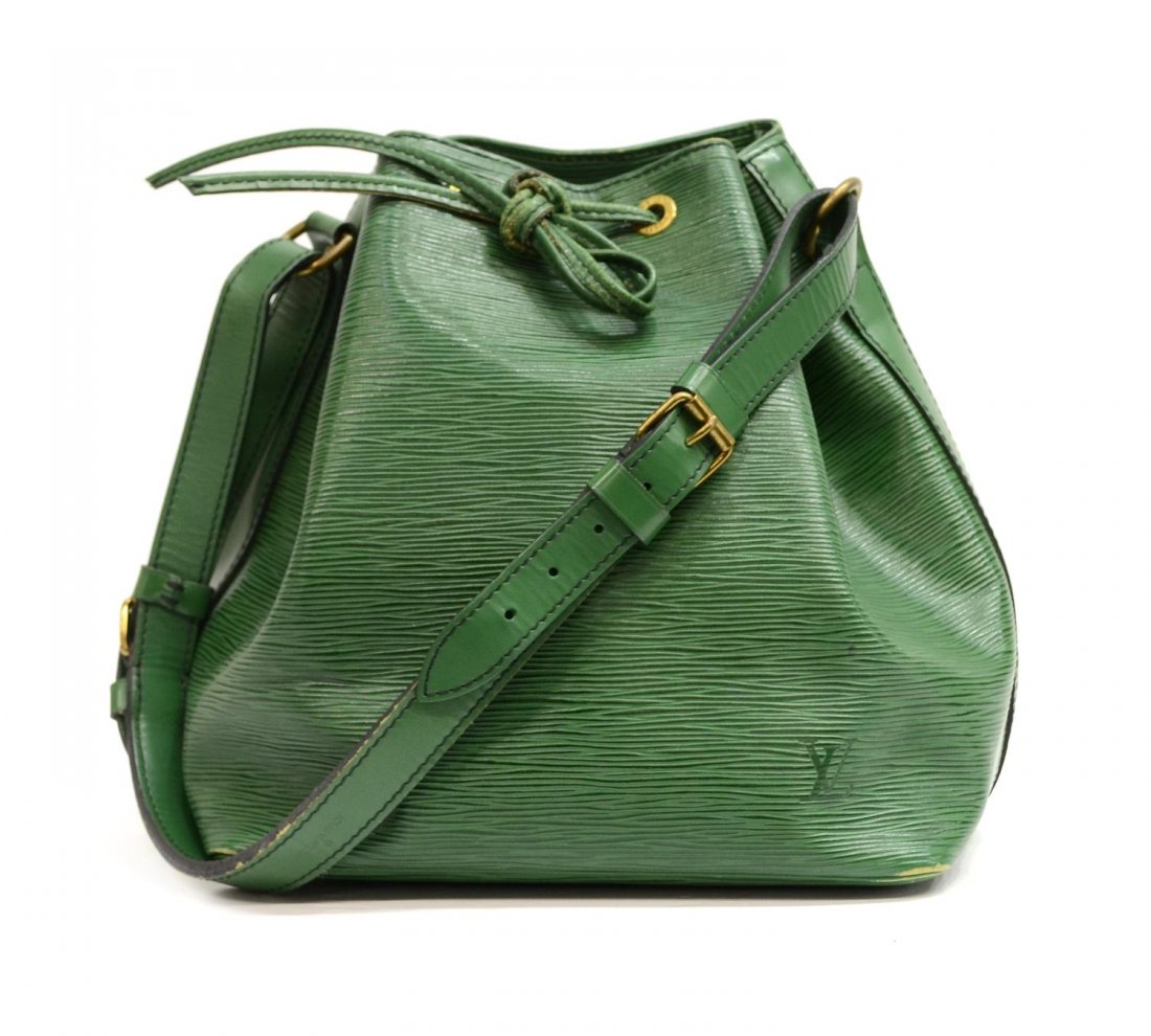 LOUIS VUITTON GREEN EPI LEATHER NOE PM PURSE: Louis Vuitton "Noe PM" shoulder bag, green Epi leather with drawstring closure, interior in black with green Epi lined zipper pocket, some wear to drawstring, bag: approx 9.75"h, 14"w, 7"d, 1.25lbs St