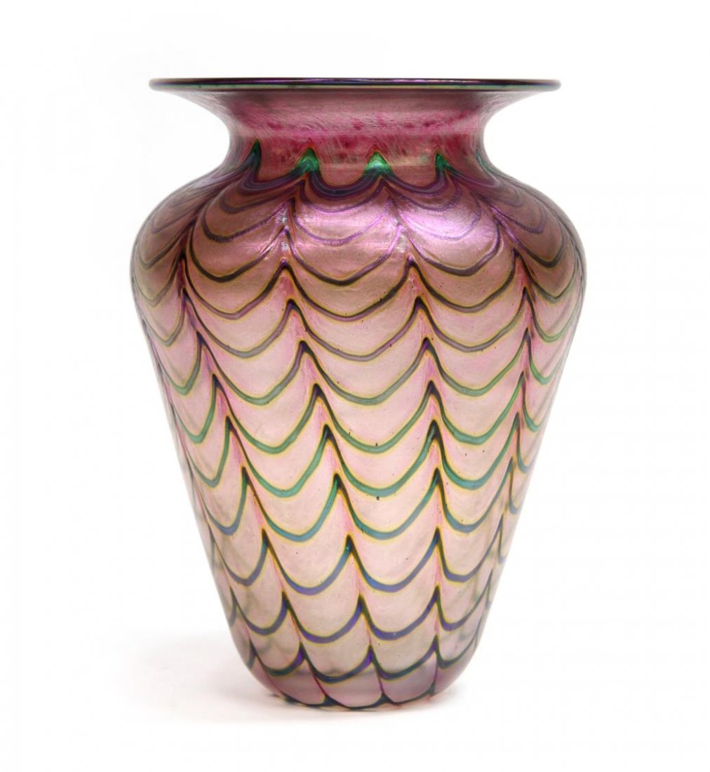 ROBERT HELD SKOOKUM ART GLASS IRIDESCENT VASE (1 of 3)
