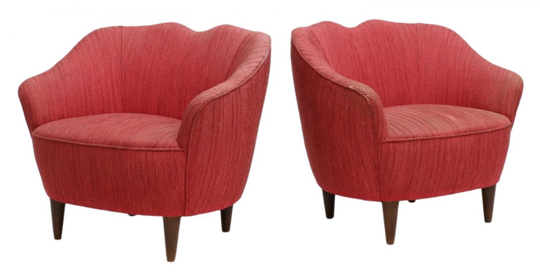 (PAIR) ITALIAN MID-CENTURY MODERN "MARILYN" CHAIRS: (pair) Italian mid-century modern chairs, 1960's, form influenced by the style of Studio 65 and Gufram "Marilyn" furniture, a lip form back curving back over red upholstery, rising on tapered turned l