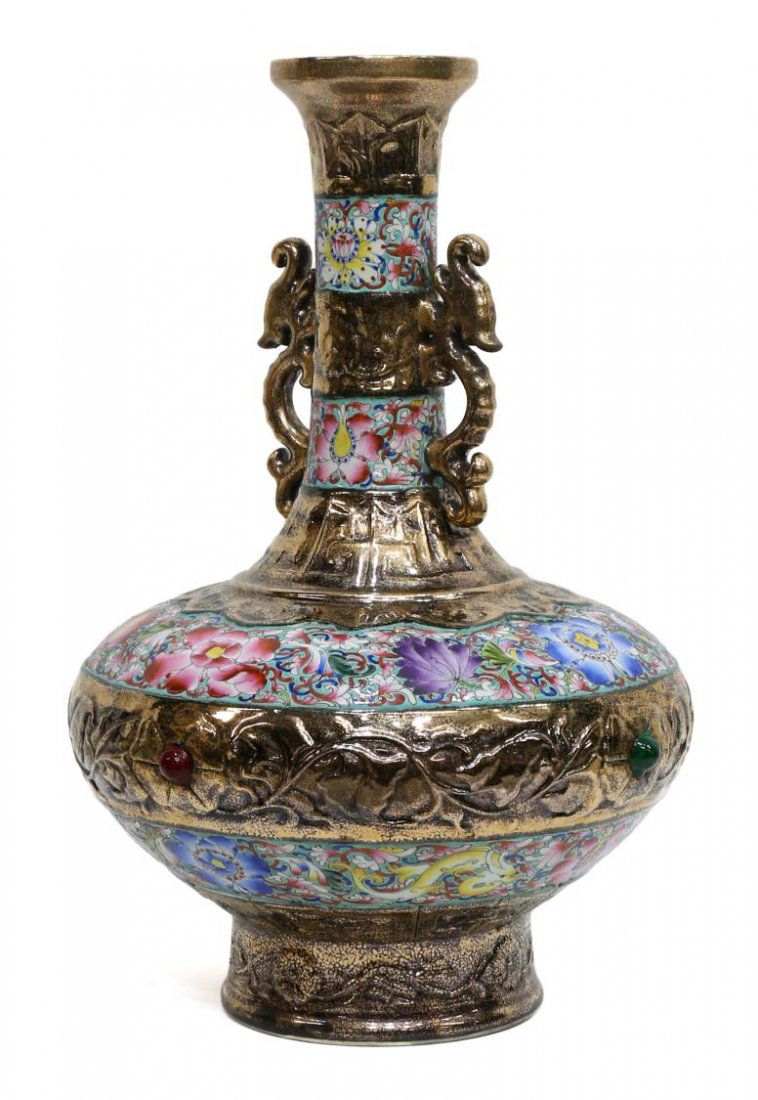 CHINESE FAMILLE VERTE PARCEL GILT PORCELAIN VASE (1 of 5)