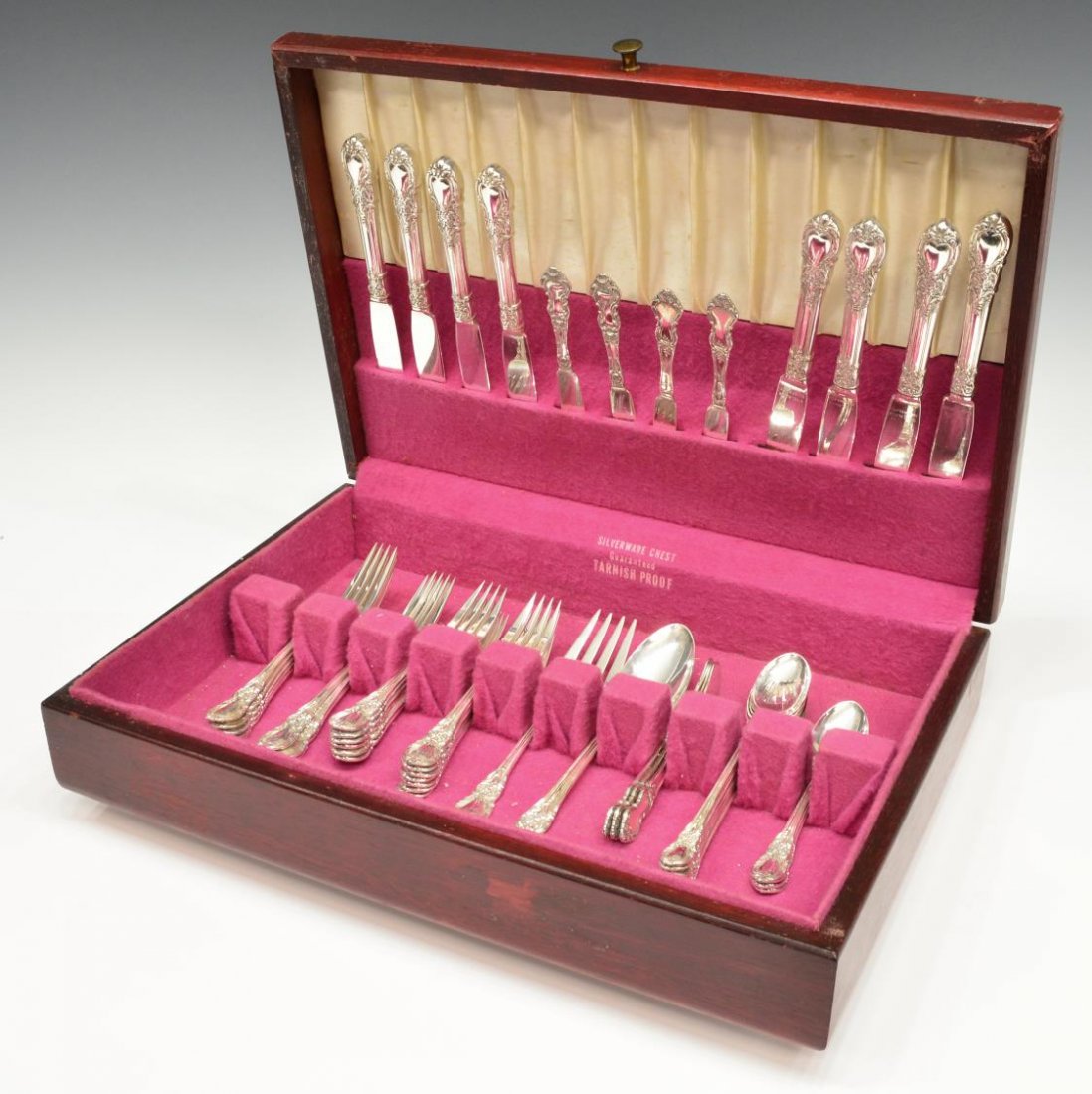 (49) LUNT AMERICAN VICTORIAN STERLING FLATWARE SET (1 of 4)