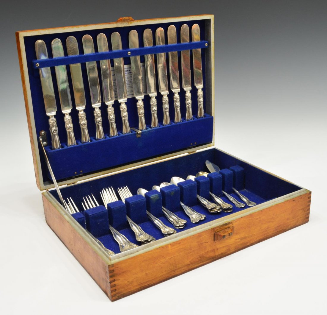 (45) INTERNATIONAL STRATFORD STERLING FLATWARE SET (1 of 4)