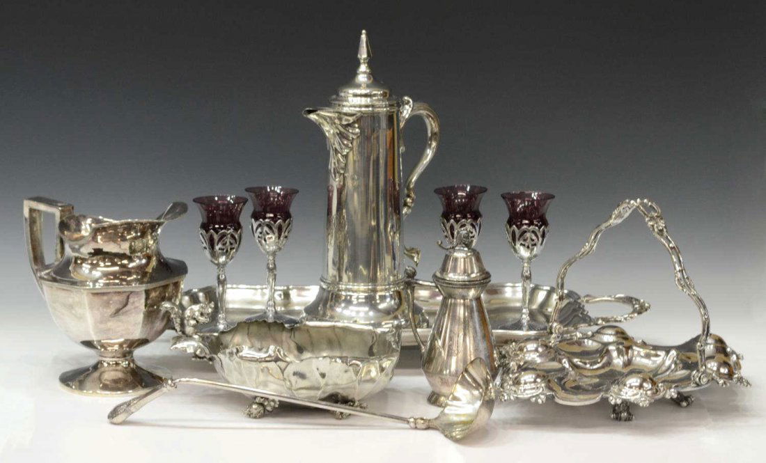 (11) VICTORIAN / VINTAGE SILVERPLATE SERVICEWARE (1 of 6)