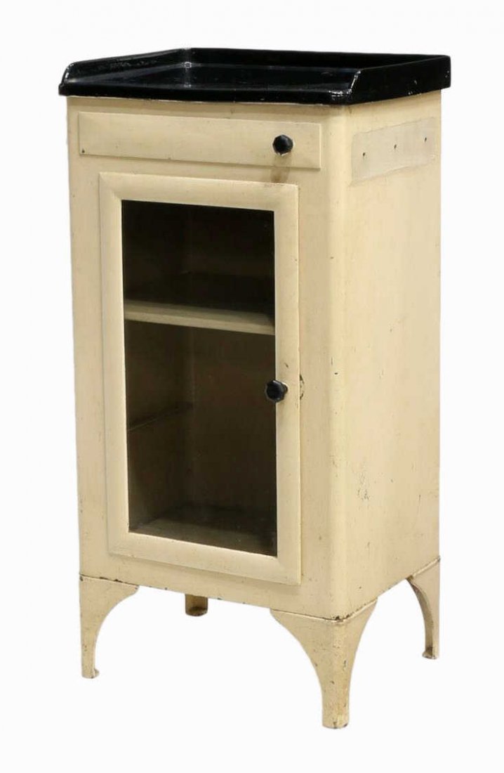 INDUSTRIAL STEEL & PORCELAIN MEDICAL CABINET (1 of 3)