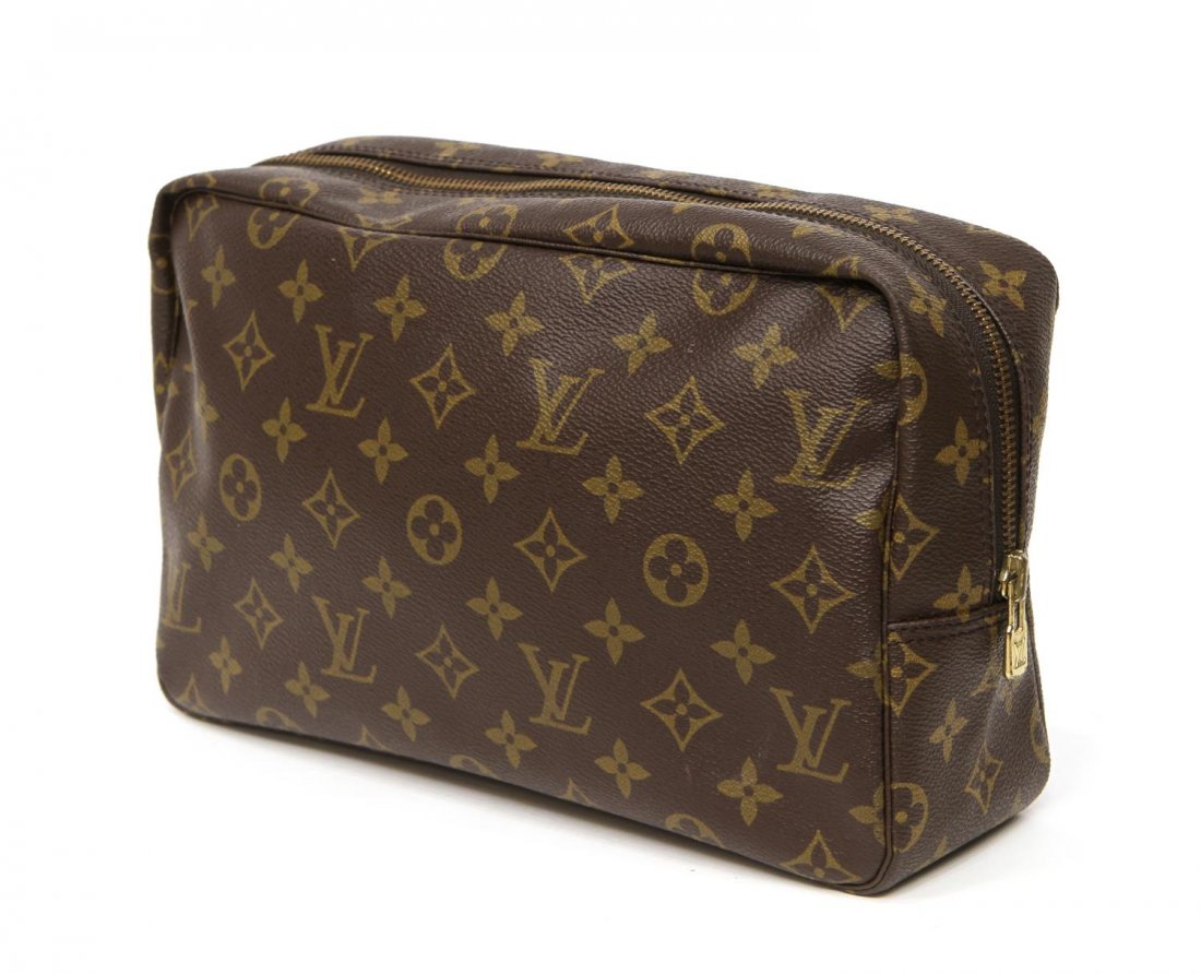 LOUIS VUITTON MONGRAM CANVAS TOILETRY POUCH (1 of 4)