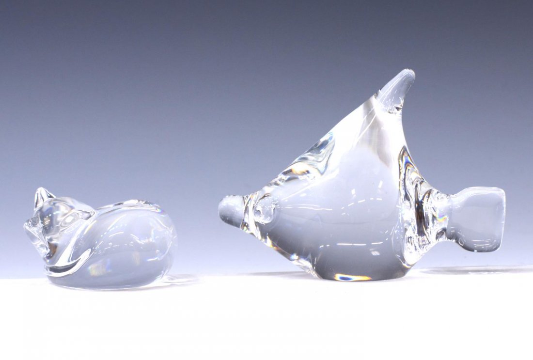 (2) STEUBEN ART CRYSTAL FISH & CAT FIGURES (1 of 5)