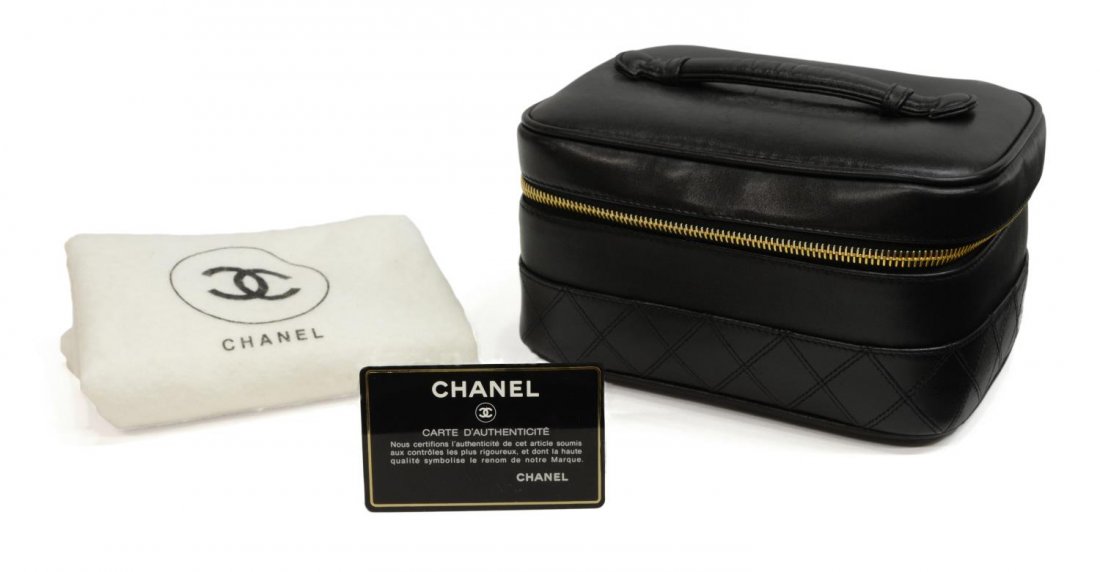 CHANEL BLACK LAMBSKIN COSMETIC / ACCESSORY BAG (1 of 7)