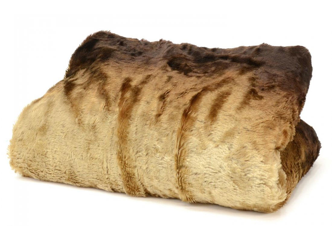 VINTAGE CHASE LAP BLANKET (1 of 4)