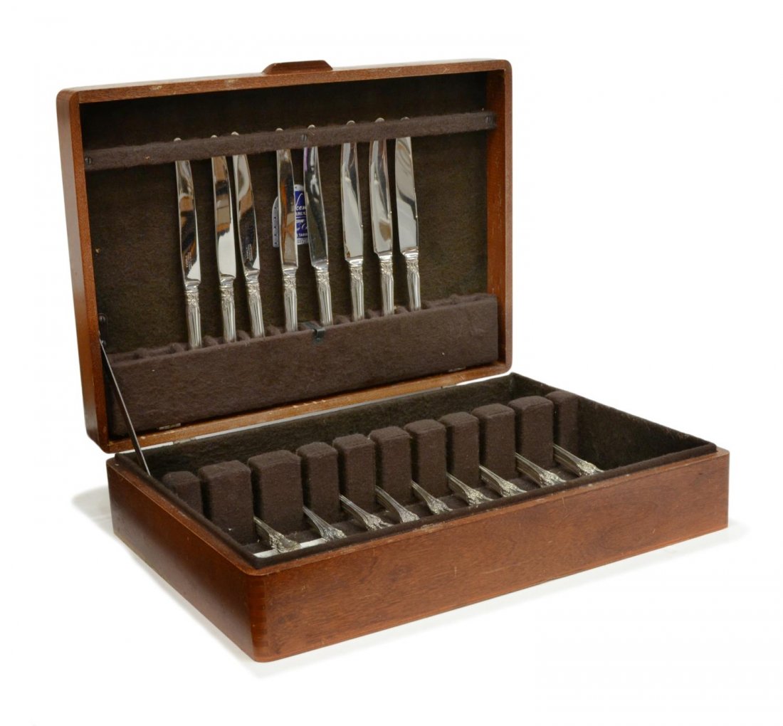 (48) TOWLE STERLING SILVER FLATWARE SERVICE (1 of 6)