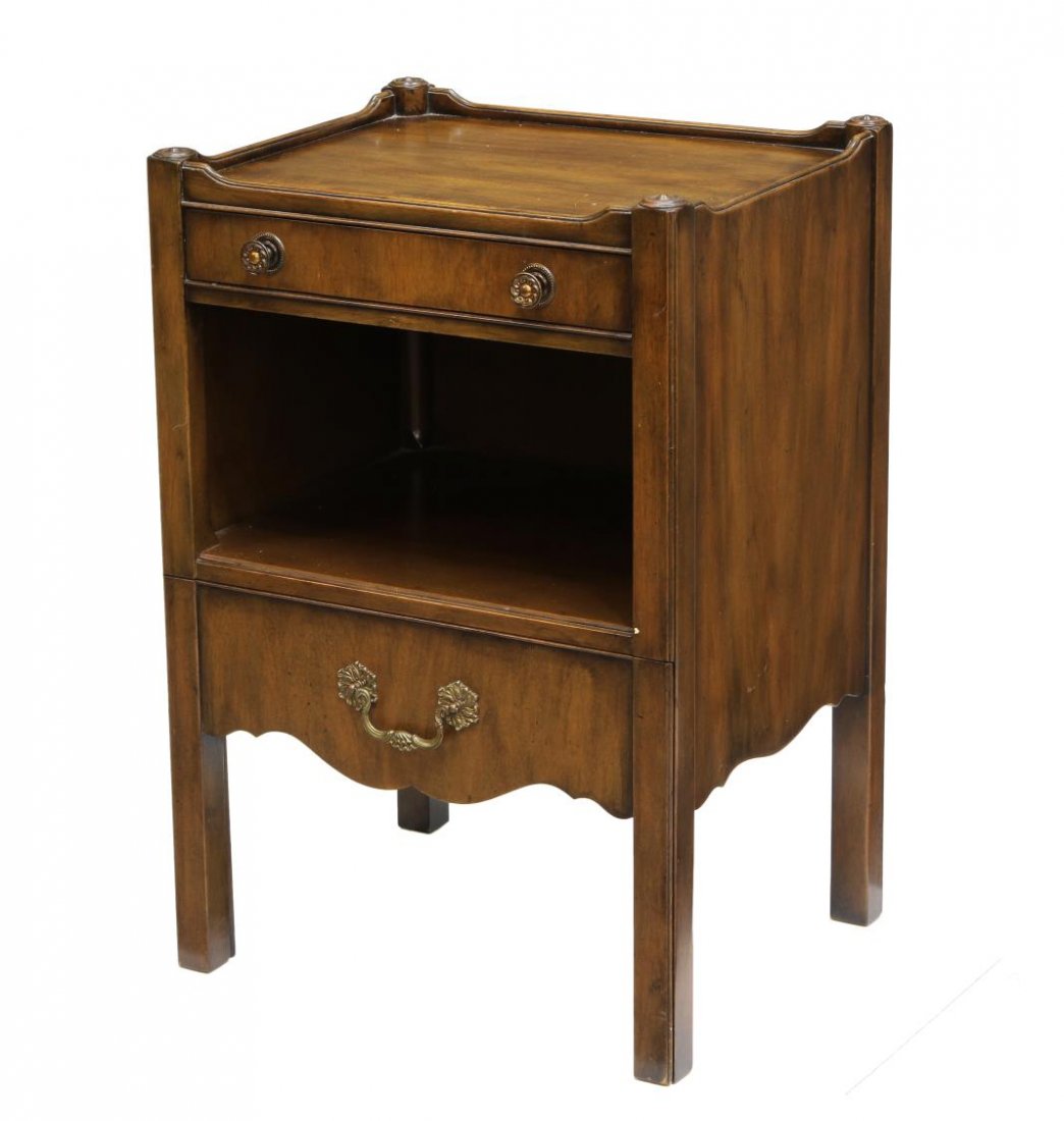 KITTINGER COLONIAL STYLE SIDE TABLE WITH STOOL (1 of 5)