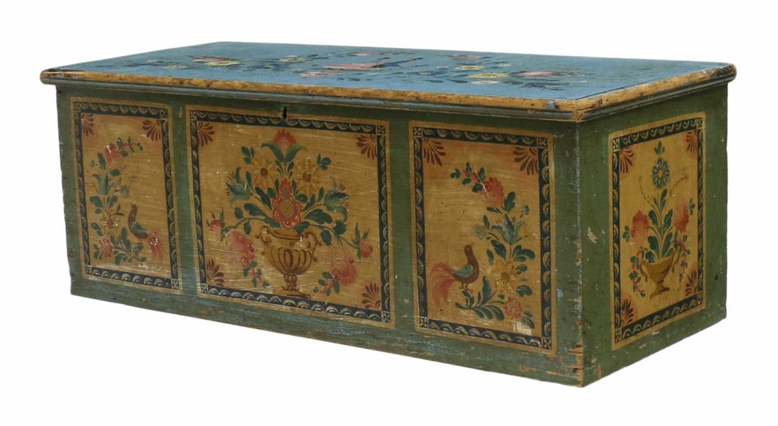 PENNSYLVANIA DUTCH HAND PAINTED STORAGE CHEST (1 of 4)