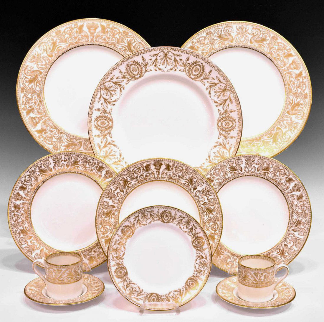 (11) WEDGEWOOD & ROYAL WORCESTER GILT SERVICEWARE (1 of 3)