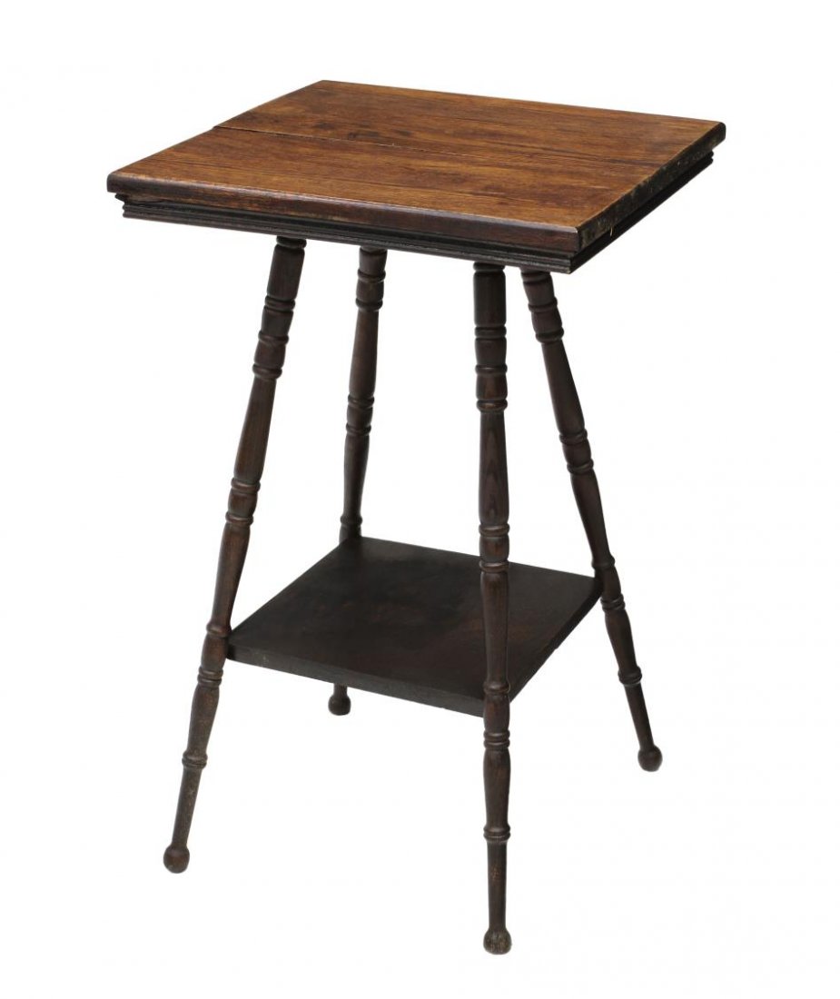 AMERICAN OAK PARLOR TABLE (1 of 3)