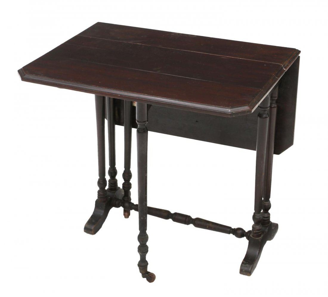 MAHOGANY SUNDERLAND TABLE (1 of 3)