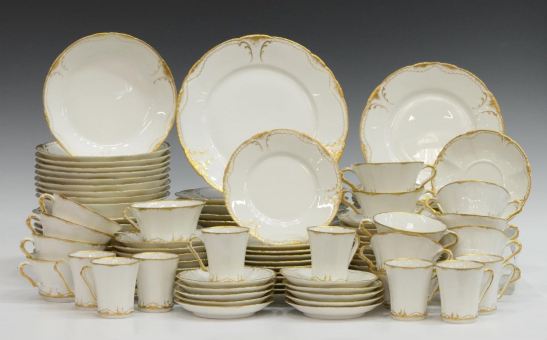 (107) HAVILAND LIMOGES PARCEL GILT DINNER SERVICE (1 of 9)