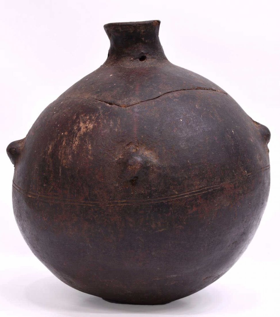 AFRICAN LOBI EARTHENWARE STORAGE JAR (1 of 4)