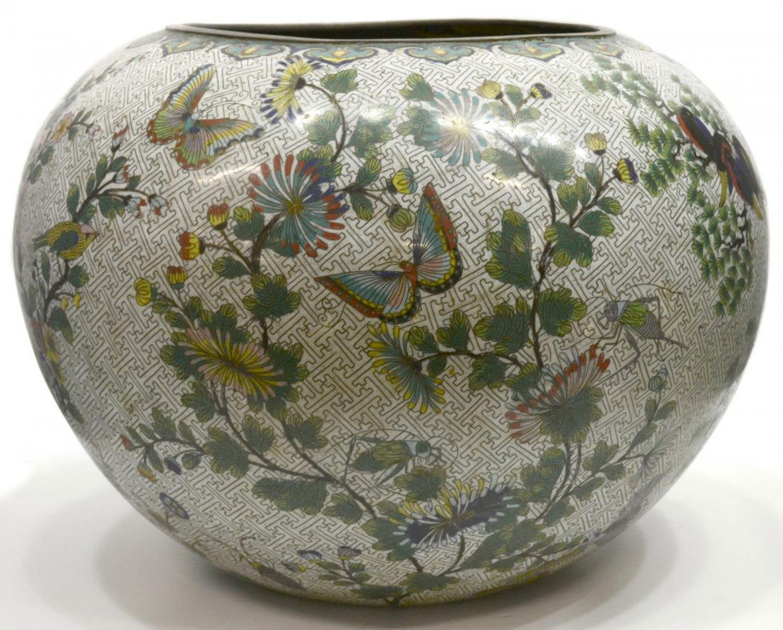 MONUMENTAL CHINESE CLOISONNE ENAMEL POT / BOWL (1 of 10)