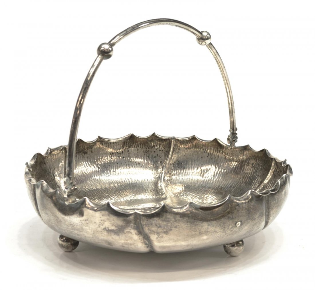 AUSTRIAN 800 SILVER SWING HANDLE LILY PAD BASKET (1 of 3)