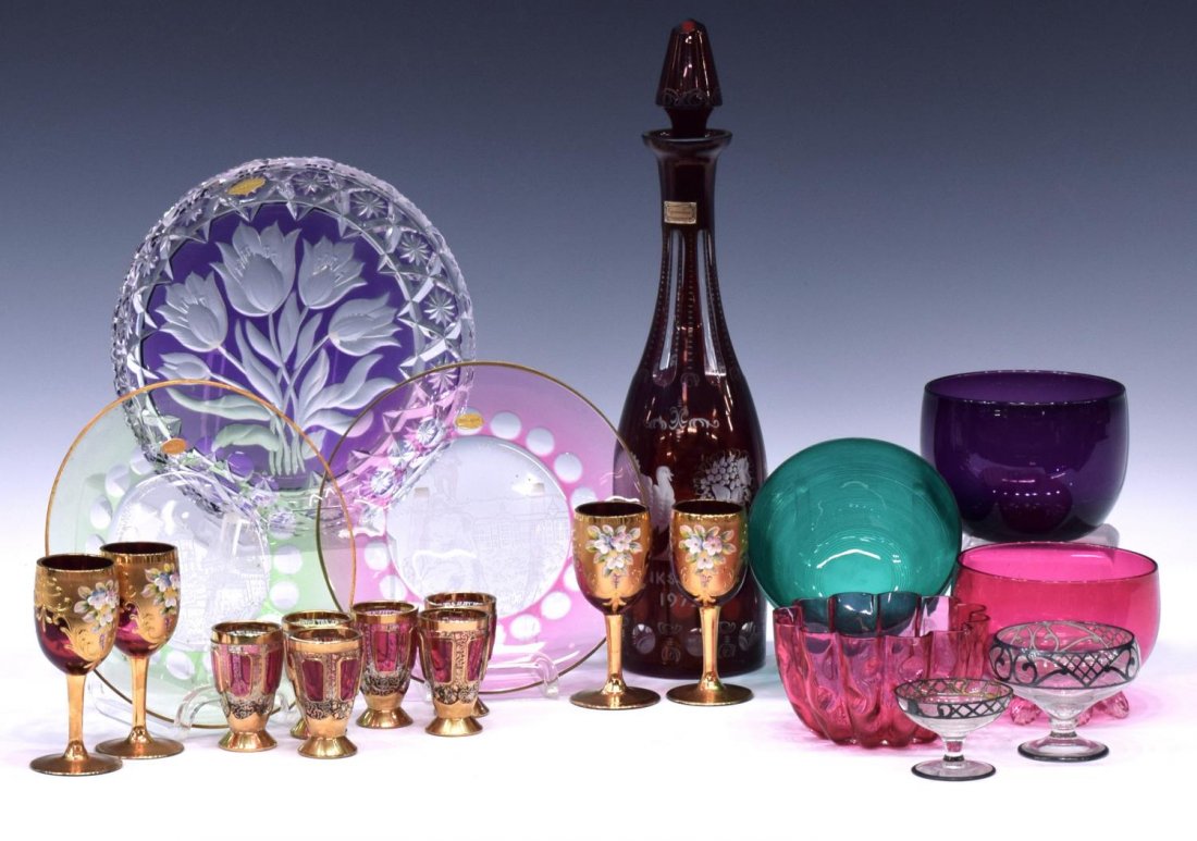 (20) ART & ETCHED GLASS CABINET & TABLE ITEMS: (lot of 20) Collection of 20th c. colored glass items, highlights include: (6) Czech ruby parcel gilt cordial or shot glasses; (4) parcel gilt ruby glass cordial stemware with floral design; (1) ruby 