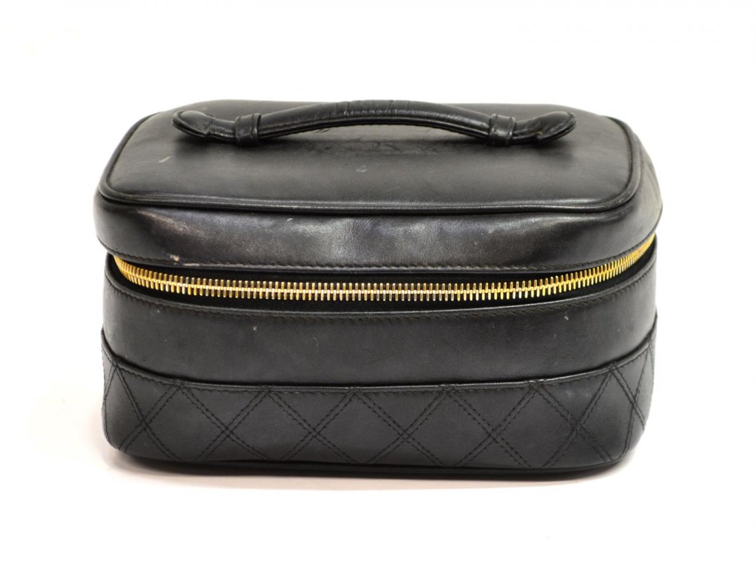 CHANEL BLACK LEATHER QUILTED COSMETIC BAG (1 of 9)