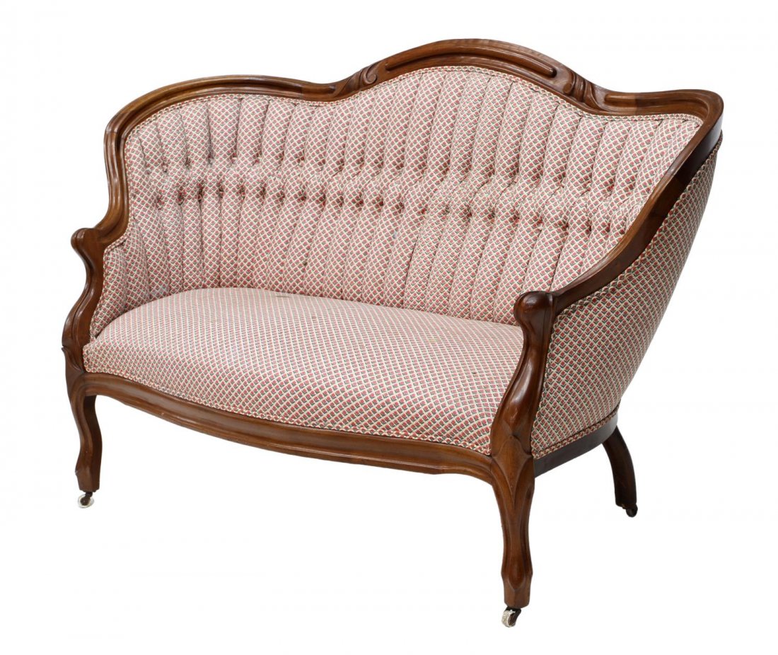 AMERICAN VICTORIAN WALNUT FRAMED BUTTONED SOFA (1 of 4)
