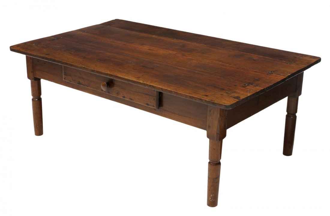 LARGE STAINED PINE COFFEE TABLE ON TURNED LEGS (1 of 2)