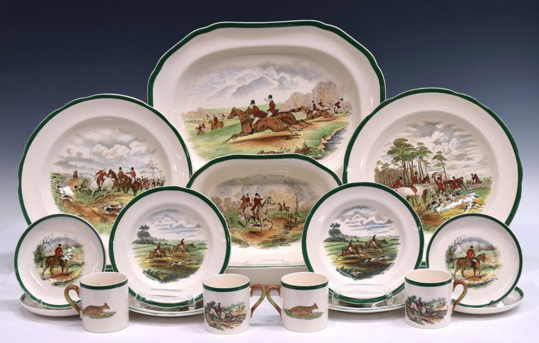 (18) SPODE PORCELAIN HUNT SCENE DINNER SERVICE (1 of 9)