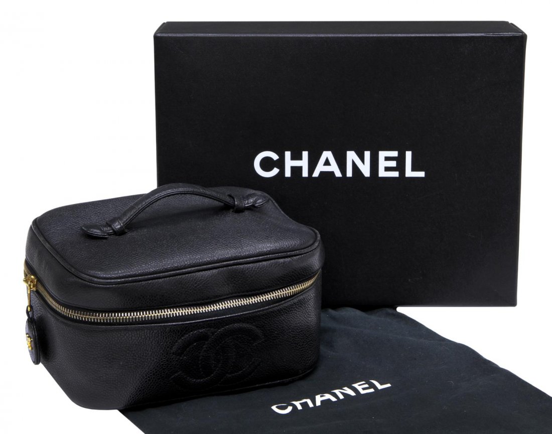 CHANEL HANDLED COSMETIC / TOILETRY BAG IN BOX (1 of 7)