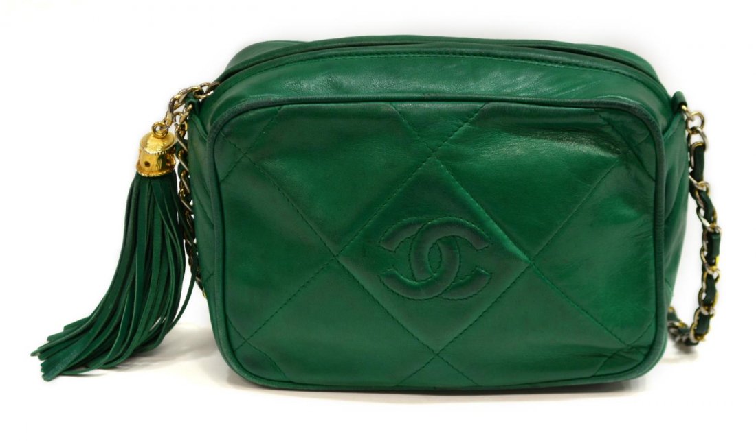 CHANEL GREEN LEATHER & GOLD TONE CROSSBODY BAG (1 of 9)