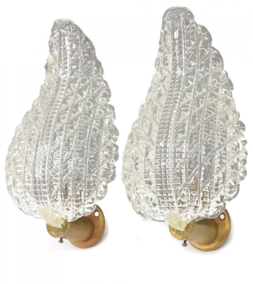 (2) BAROVIER & TOSO 'RUGIODOSO' ART GLASS SCONCES: (pair) Italian mid-century modern "Rugiodoso" art glass wall sconces, c.1950, design by Barovier and Toso, metal base holding single light socket and issuing clear art glass shade modeled as a leaf, b